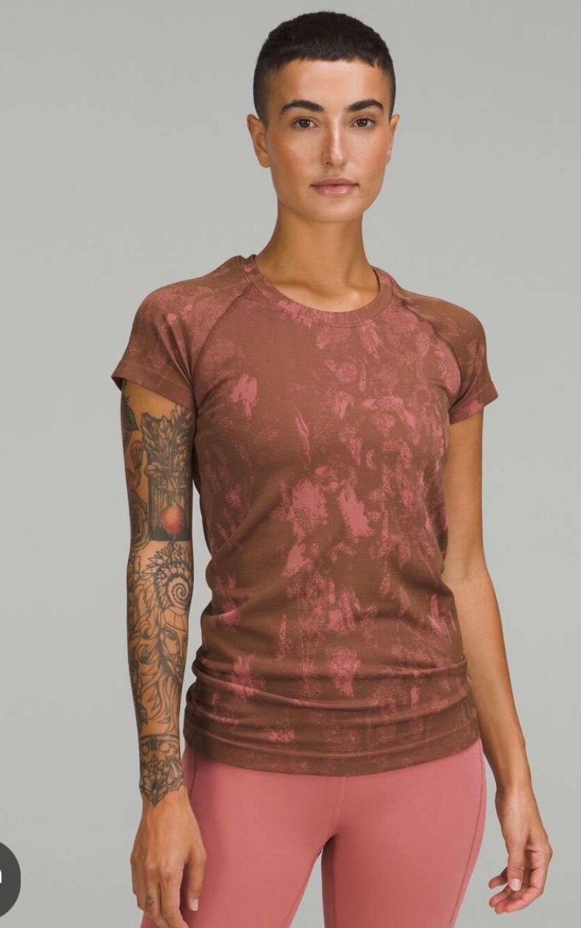 Lululemon Swiftly Tech Short Sleeve 2.0 Shadow Bloom Size 10 Brown Pink